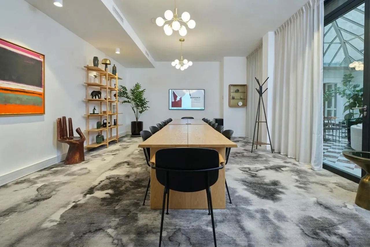 Bureau privé 8 postes à louer - Paris 8e (Rue de Stockholm) - photo 1