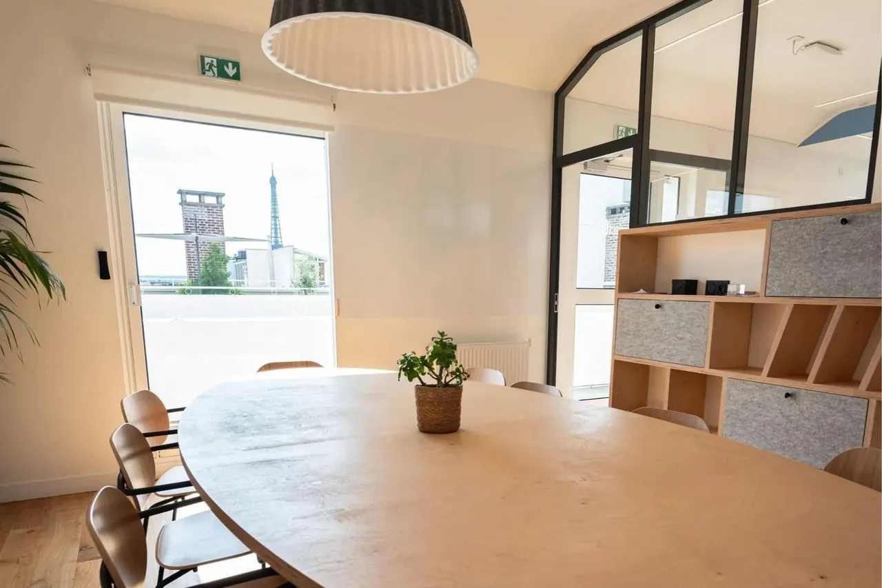 Bureau privé 24 postes à louer - Paris 8e (Avenue des Champs Elysées) - photo 1