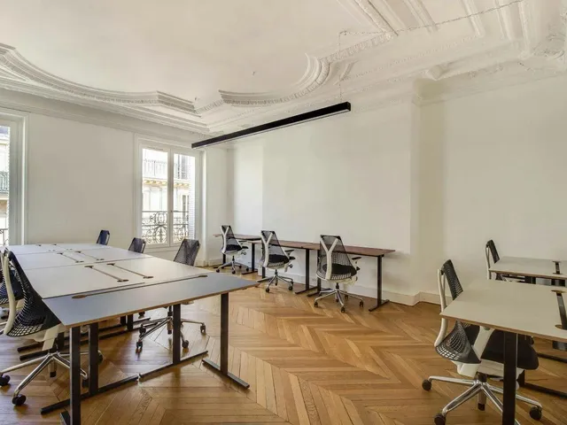 Bureau privé 16 postes à louer - Paris 8e (Rue de Stockholm) - photo 2