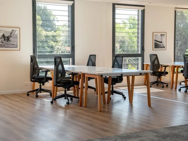 Bureau privé 3 postes à louer - Montpellier (Isabelle Eberhardt) - photo 3