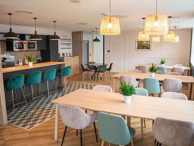 Bureau privé 8 postes à louer - Euralille (Luxembourg) - photo 8
