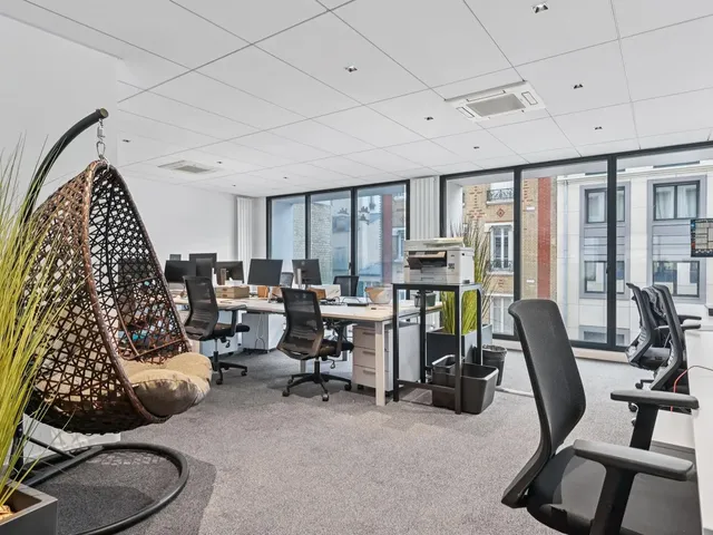 Bureau indépendant 30 postes à louer - Levallois-Perret (Louis Rouquier)