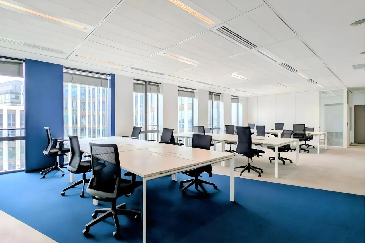 Bureau indépendant 65 postes à louer - Arcueil - photo 1