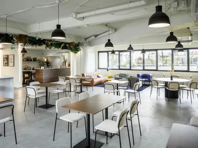 Bureau indépendant 12 postes à louer - Paris 17e (Hauteville) - photo 4