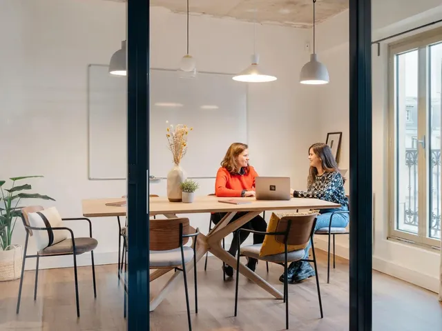 Bureau privatif 15 postes à louer - Paris 9e (Trinité) - photo 4