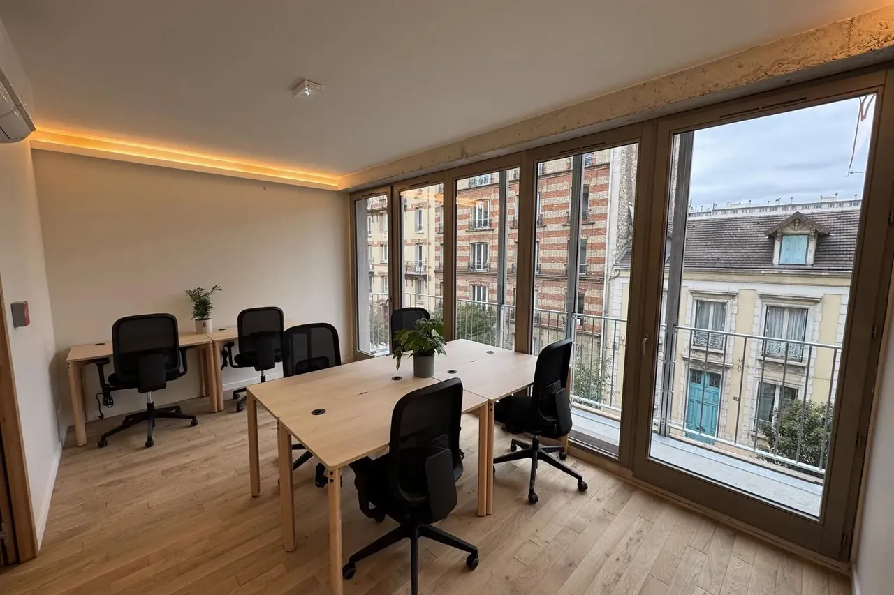 Bureau privé 6 postes à louer - Montrouge (République) - photo 1