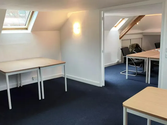 Bureau indépendant 10 postes à louer - Suresnes - photo 3