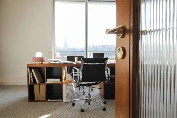 Bureau privé 11 postes à louer - Paris 8e (Champs-Élysées) - photo 1