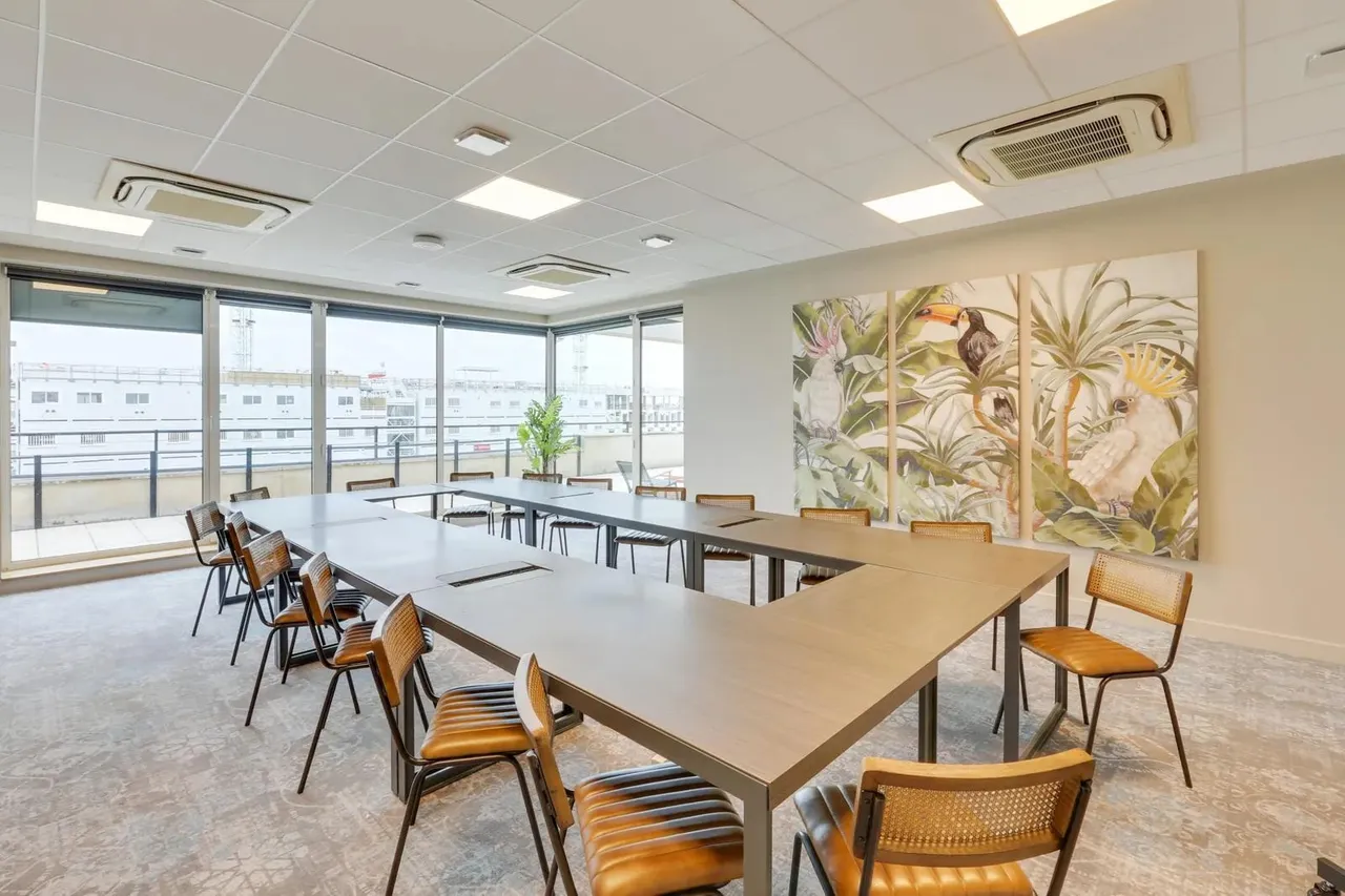 Bureau privé 4 postes à louer - Paris 17e (Grande Armée) - photo 1