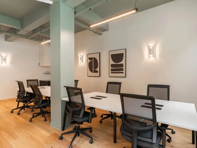 Bureau indépendant 18 postes à louer - Paris 3e (Béranger)