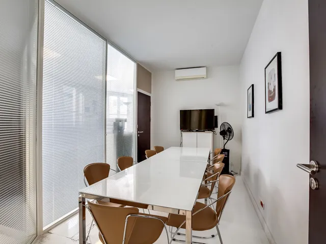 Bureau privé 6 postes à louer - Paris 8e (Saint-philippe Du Roule) - photo 2