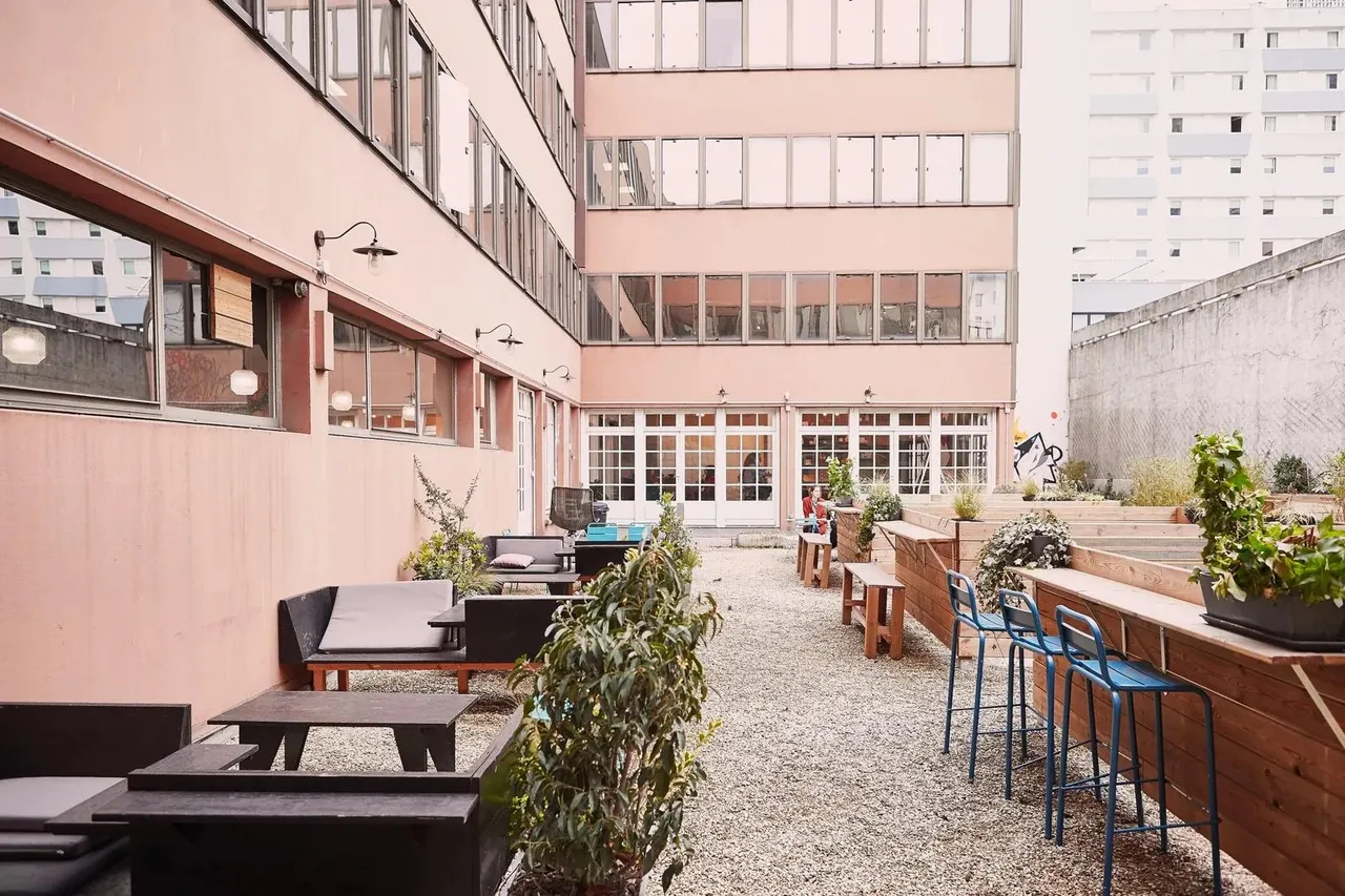 Bureau privé 10 postes à louer - Bagnolet (Jean Jaurès) - photo 1