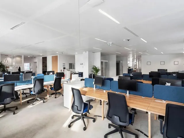 Bureau indépendant 30 postes à louer - Paris 17e (Pont Cardinet) - photo 3