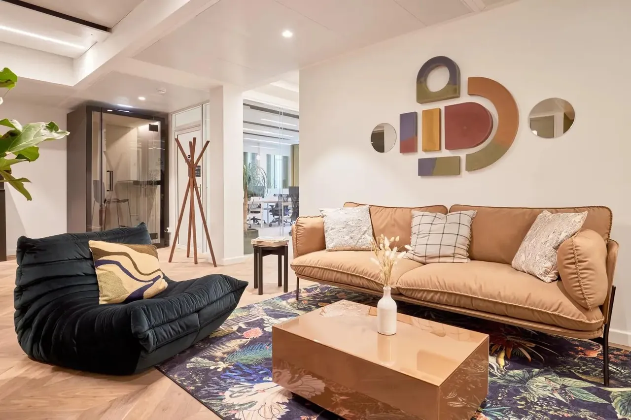 Bureau privé 19 postes à louer - Paris 8e (Rue Bayard) - photo 1