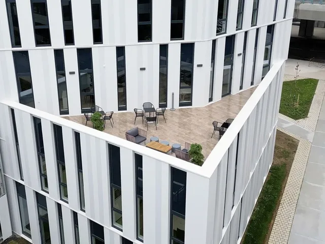 Bureau privé 3 postes à louer - Cesson-Sevigne (Champs-Blancs) - photo 7