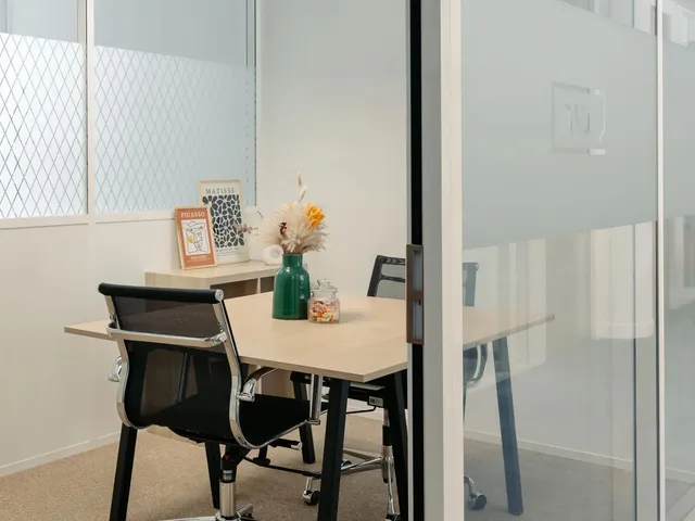 Bureau privé 3 postes à louer - Saint-Denis (Pleyel) - photo 9