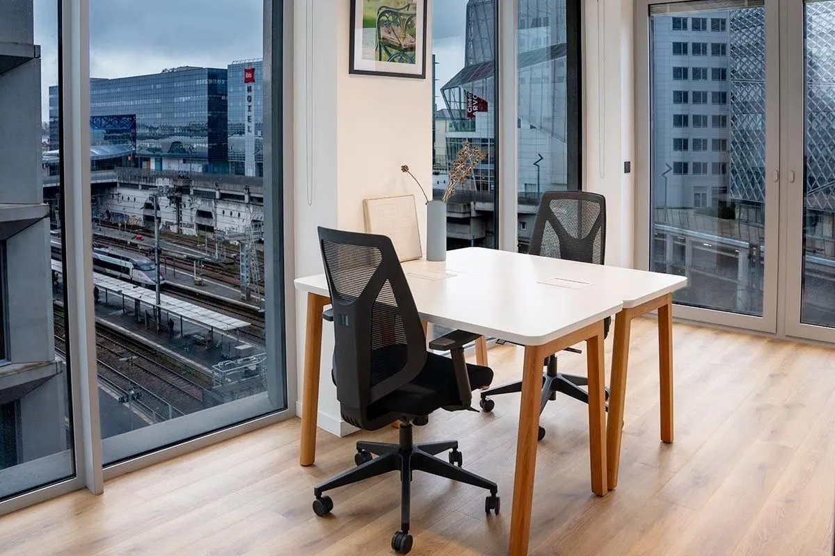 Bureau privé 80 postes à louer - Rennes (Raoul Dautry) - photo 1