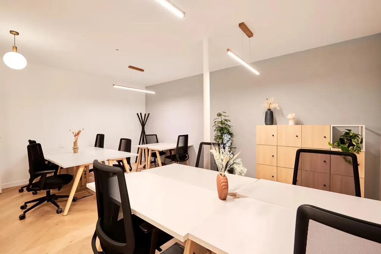 Bureau privé 20 postes à louer - Paris 2e (Strasbourg-Saint-Denis) - photo 1