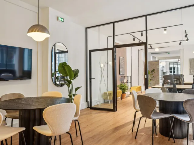 Bureau indépendant 24 postes à louer - Paris 10e (Petites Écuries) - photo 6