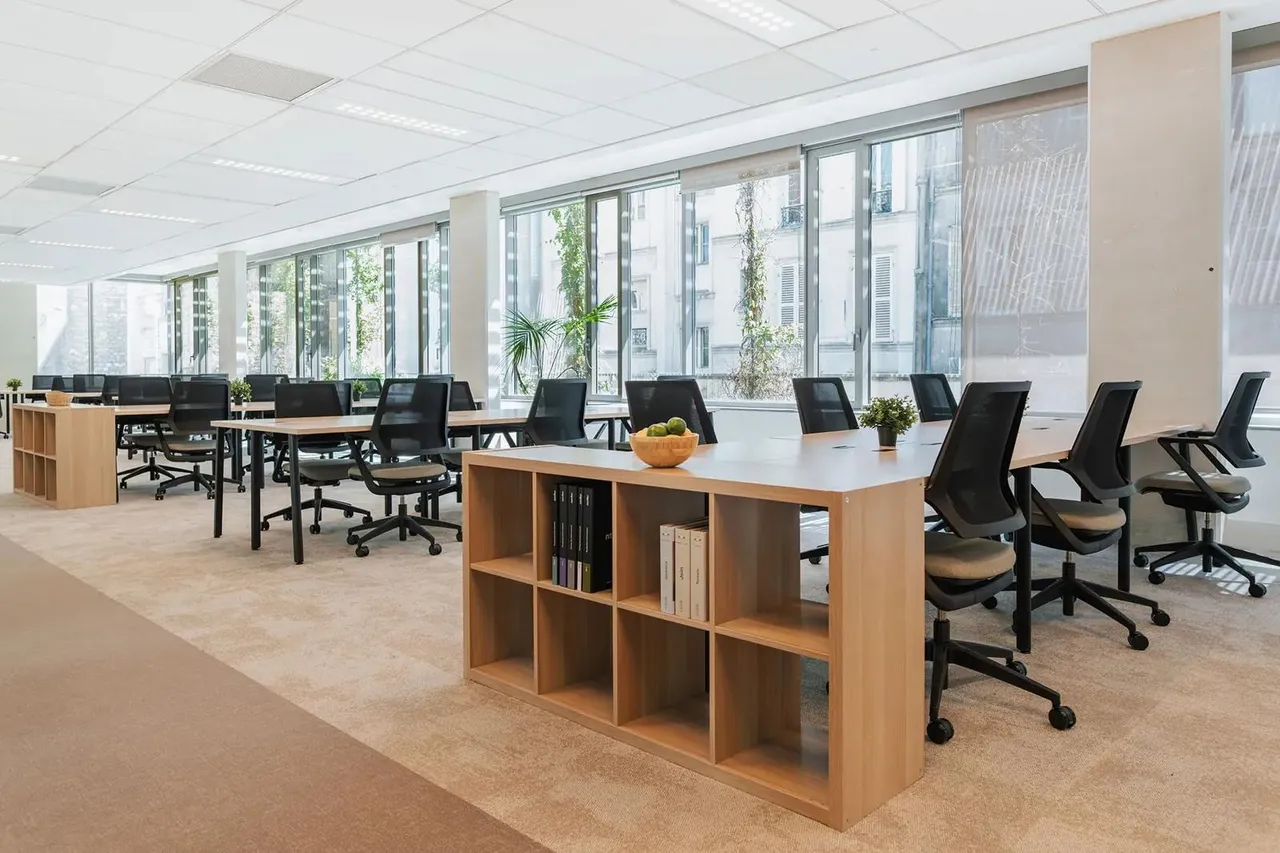 Bureau privé 42 postes à louer - Paris 18e (Ordener) - photo 1