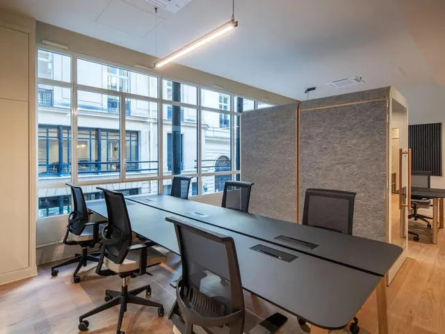 Bureau indépendant 20 postes à louer - Paris 10e (Faubourg Poissonnière) - photo 4