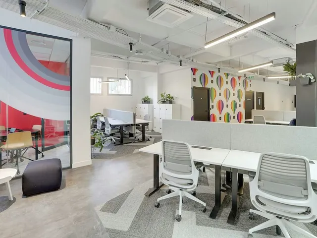 Bureau indépendant 86 postes à louer - Paris 2e (Poissonnière) - photo 3
