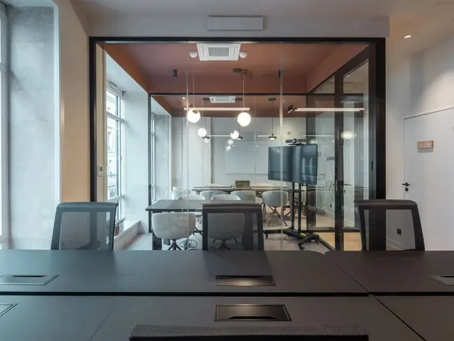 Bureau indépendant 20 postes à louer - Paris 10e (Faubourg Poissonnière) - photo 2