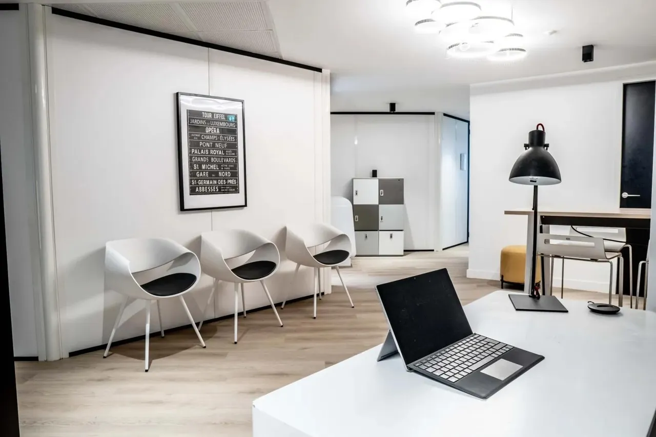 Bureau privé 10 postes à louer - Neuilly-sur-Seine (Bis rue de Villiers) - photo 1