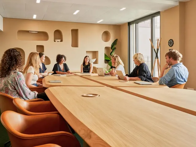 Bureau privé 20 postes à louer - Paris 8e (Rue du Faubourg Saint-Honoré) - photo 4