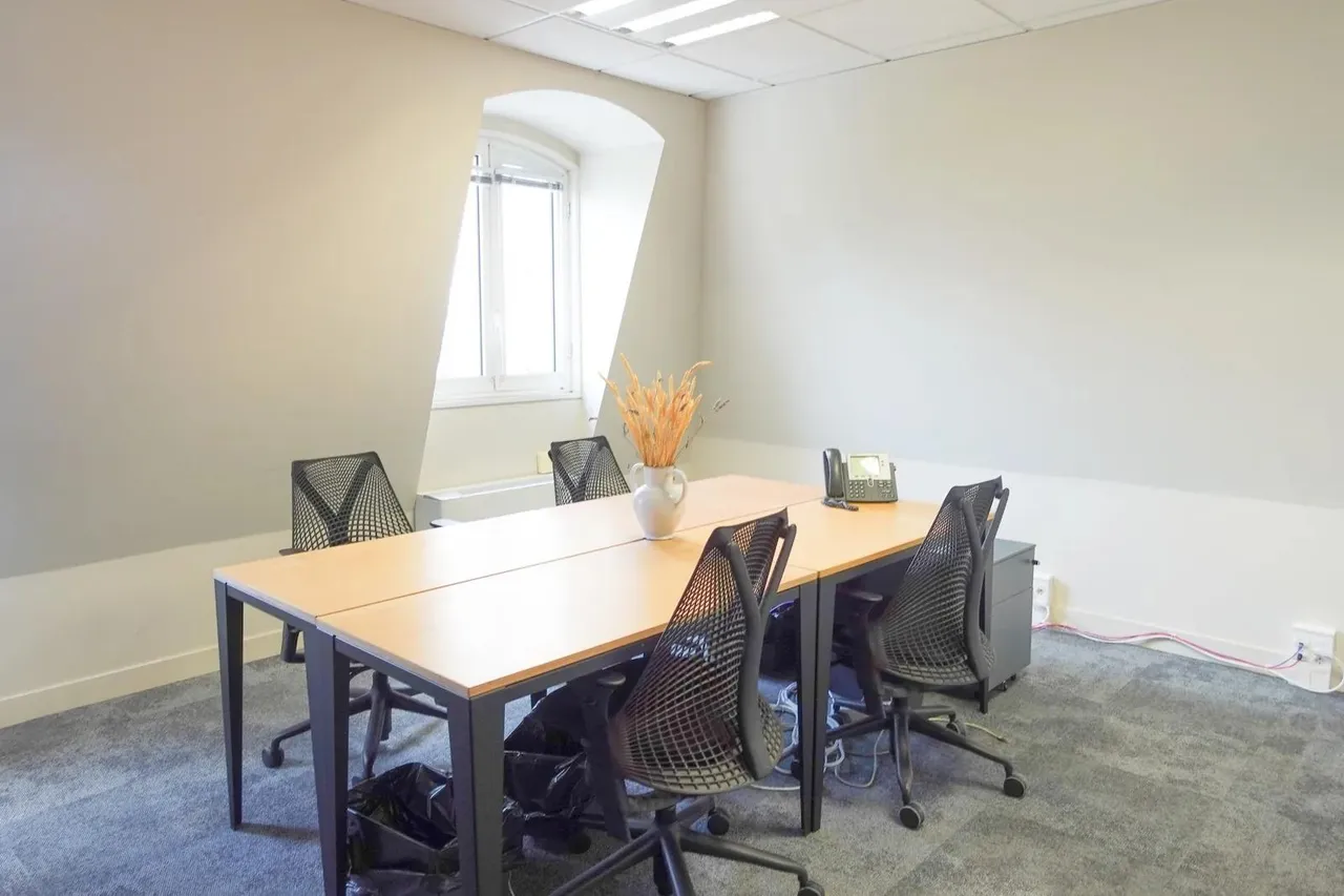 Bureau privé 3 postes à louer - Neuilly-sur-Seine (Charles de Gaulle) - photo 1
