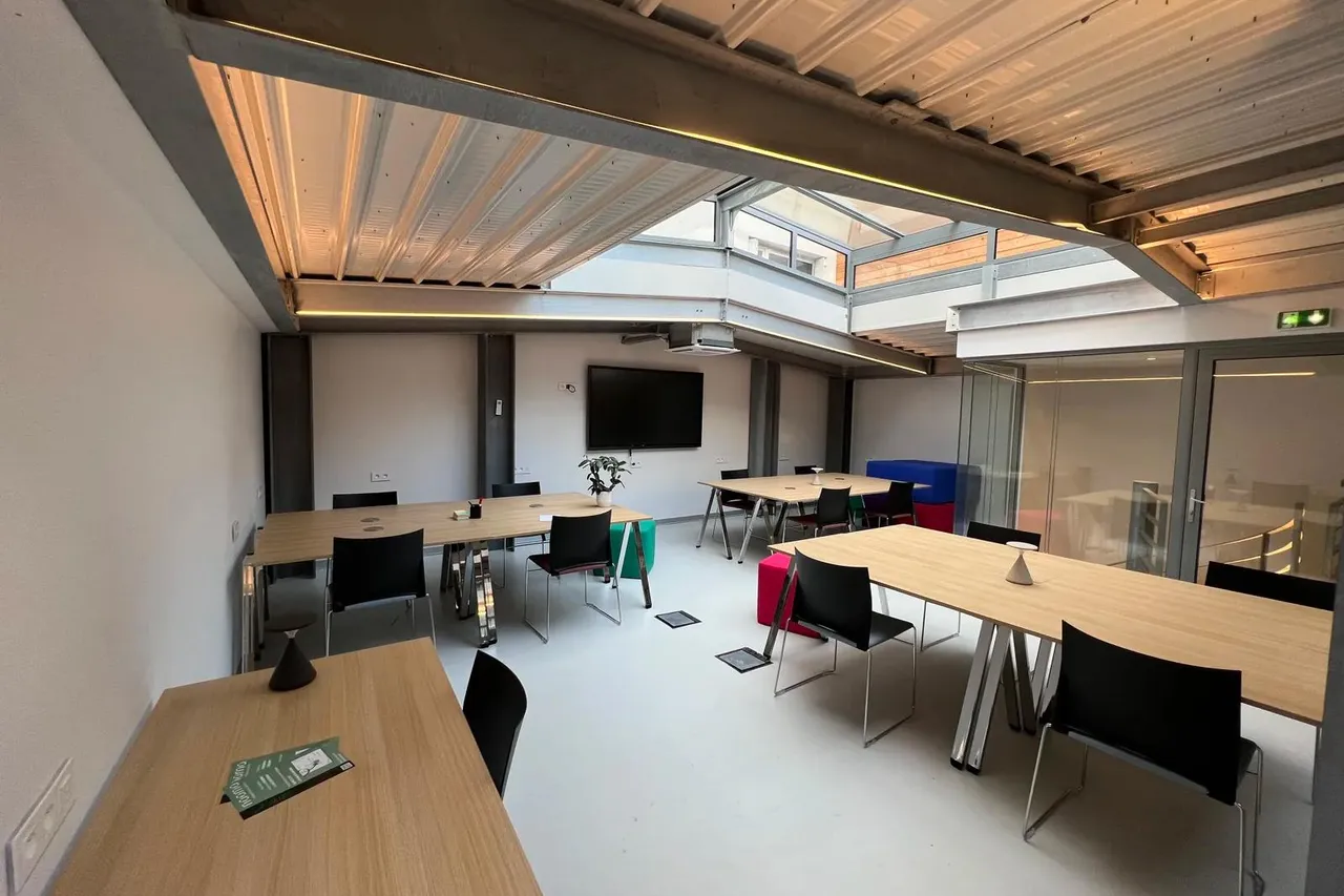 Bureau privé 15 postes à louer - Paris 13e (Les Gobelins) - photo 1