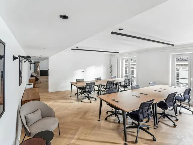Bureau indépendant 36 postes à louer - Paris 2e (Uzès) - 23 000 €/mois