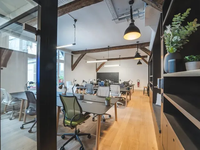 Bureau indépendant 15 postes à louer - Paris 10e (Lancry)