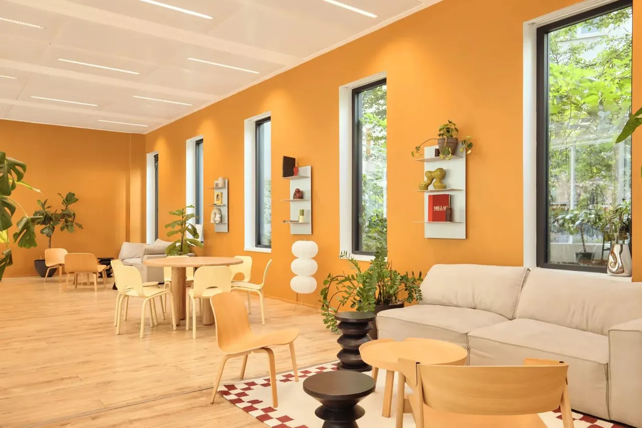 Bureau privé 8 postes à louer - Clichy (8 Mai 1945) - photo 1