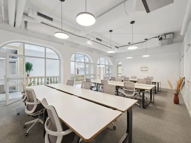 Bureau privatif 36 postes à louer - Paris 8e (Rue Louis Murat) - photo 4