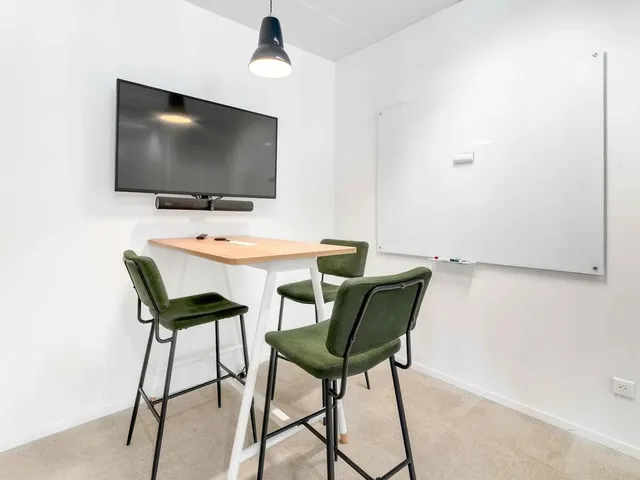 Bureau indépendant 30 postes à louer - Paris 17e (Pont Cardinet) - photo 4