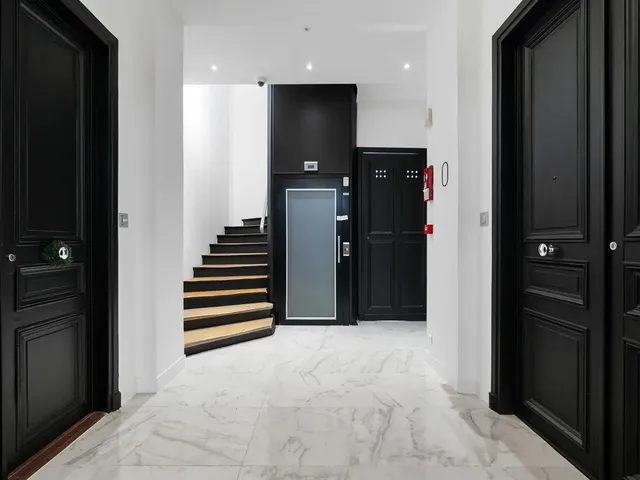 Bureau indépendant 19 postes à louer - Paris 10e (Poissonnière) - photo 7