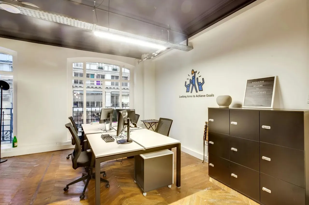 Bureau privatif 18 postes à louer - Paris 2e (Sentier) - photo 1