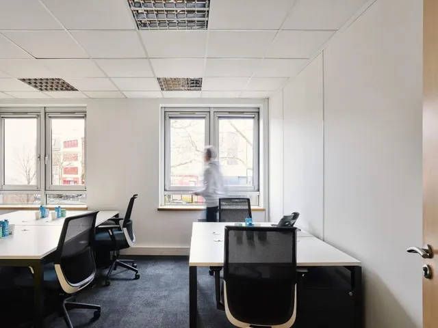 Bureau privé 9 postes à louer - Boulogne Billancourt (Victor Hugo) - photo 4