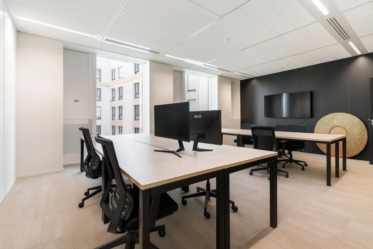 Bureau indépendant 18 postes à louer - Levallois Perret (Pablo Neruda) - photo 1
