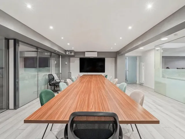 Bureau indépendant 10 postes à louer - Paris 15e (Javel) - photo 2