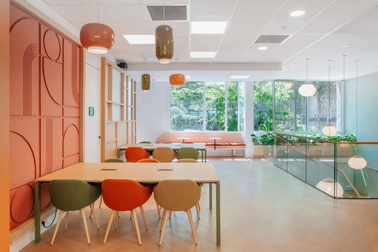 Bureau privé 8 postes à louer - Paris 18e (Ordener) - photo 1