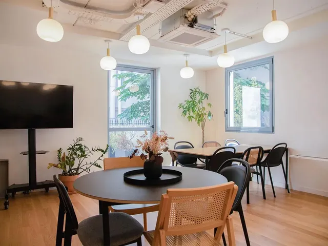 Bureau privé 8 postes à louer - Paris 10e (René Boulanger) - photo 2