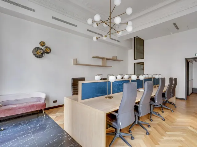 Bureau indépendant 35 postes à louer - Paris 10e (Stalingrad) - photo 2