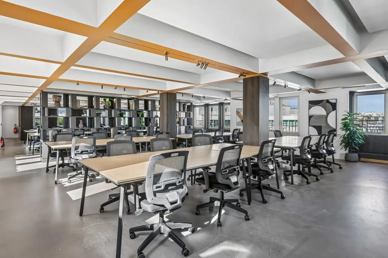 Bureau indépendant 92 postes à louer - Paris 10e (Hauteville) - photo 1