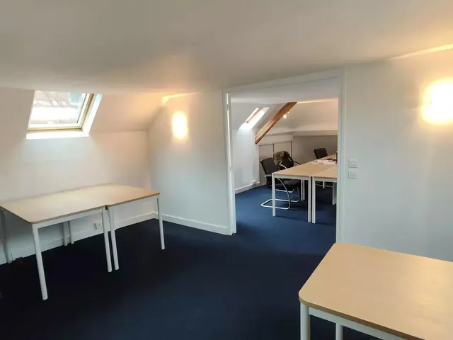 Bureau indépendant 10 postes à louer - Suresnes - photo 2
